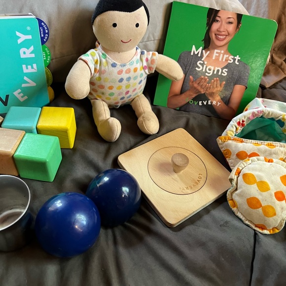 Lovevery Learning Toy Set with Colorful Accessories - Montessori precious Bundle - Picture 3 of 3